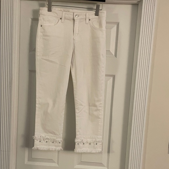 Chico’s 0.5=6  White brushed, cotton, slimming girlfriend, slim leg crop pant. - Picture 1 of 9